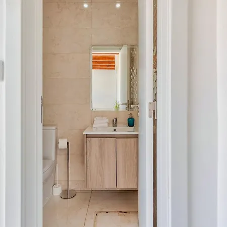 Garrett Terrace Apartman *